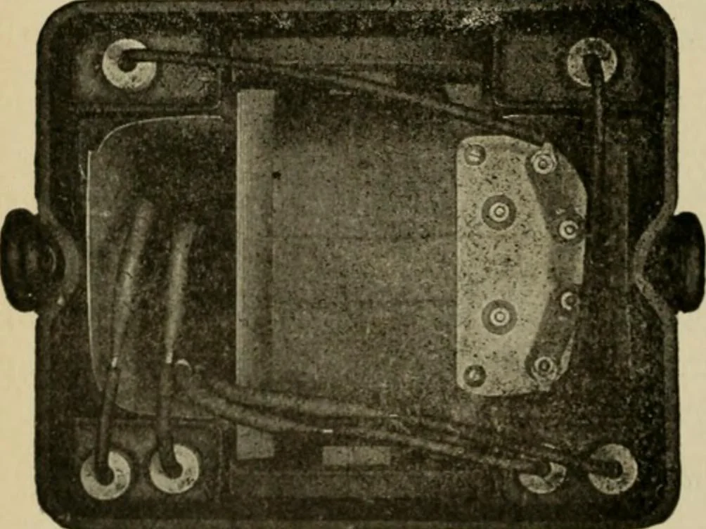 An illustration from Hawkins electrical guide. Questions, answers & illustrations; a progressive course of study for engineers, electricians, students and those desiring to acquire a working knowledge of electricity and its applications; a practical treatise, 1914, leaf 140