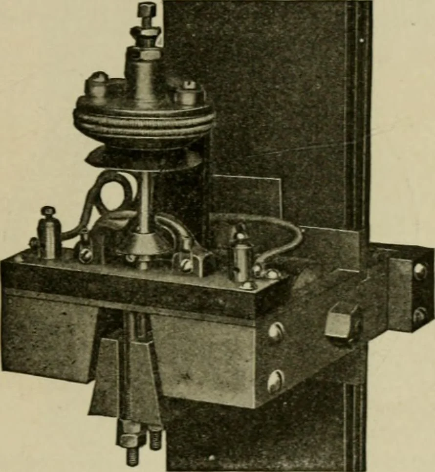 An illustration from Hawkins electrical guide. Questions, answers & illustrations; a progressive course of study for engineers, electricians, students and those desiring to acquire a working knowledge of electricity and its applications; a practical treatise, 1914, leaf 150