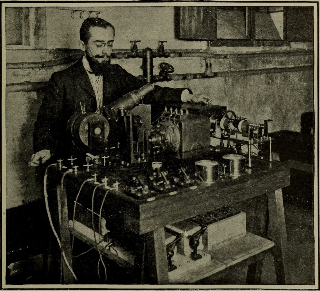 An illustration from Heralds of the morning : the meaning of the social and political problems of to-day and the significance of the great phenomena in nature, 1912, leaf 111