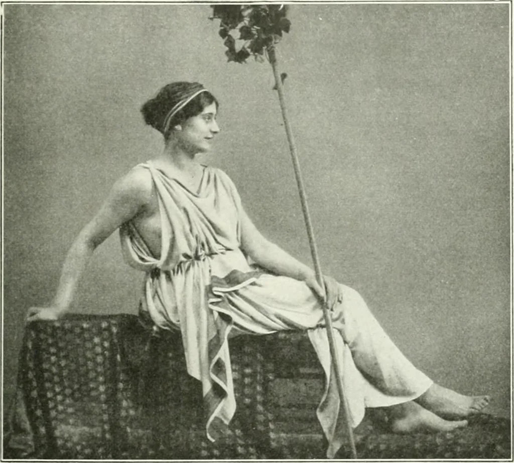 An illustration from Histoire du costume antique d'après des études sur le modèle vivant, 1922, leaf 204