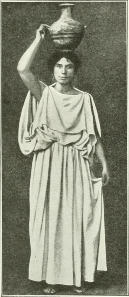 An illustration from Histoire du costume antique d'après des études sur le modèle vivant, 1922, leaf 212