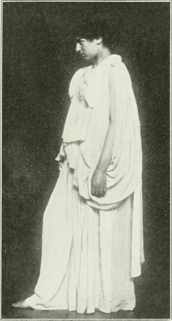 An illustration from Histoire du costume antique d'après des études sur le modèle vivant, 1922, leaf 214