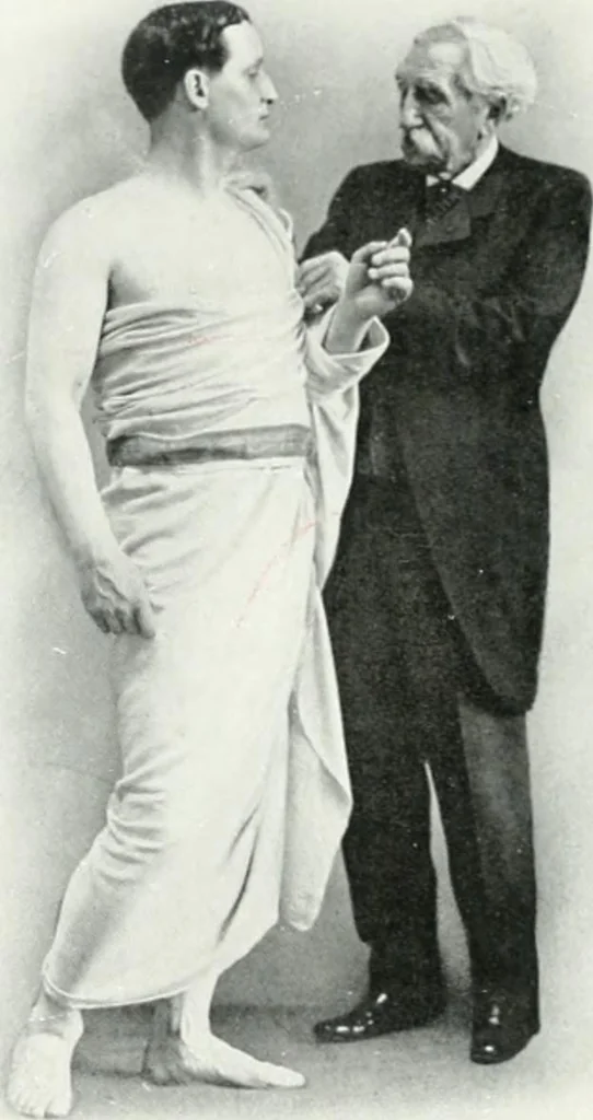An illustration from Histoire du costume antique d'après des études sur le modèle vivant, 1922, leaf 9