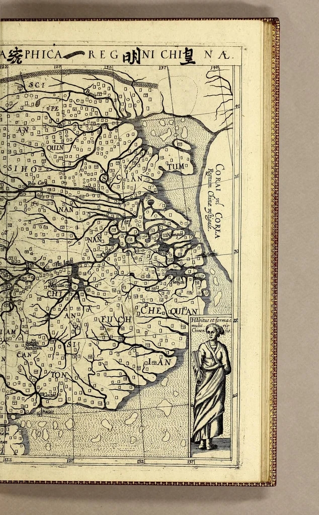 An illustration from Historiarum Orientalis Indiae tomus XII in tres libros siue tractatus distributus. : Quorum primus continet descriptiones chorographicas & topographicas regnorum, provinciarum, insularum, vrbium, castellorum, emporiorum montium atque fluviorum, totius illius continentis, quae vulgo Orientalis Indiae nomine censetur: imprimis Chersonesi Aureae, Sinarum, Iaponum, Sinus Perfici & Gangetici, Oceani Eoi & littoris Africani: adiectis incolarum moribus & ritibus, ipsiusque soli ingenio & natura. Secundus habet narrationes exquisitas aliquot nauigationum & expeditionum marinarum, ab Anglis Batauisque potissimum, in omnes illas Orientis & Austri partes susceptarum, vt & praeliorum aliquot naualium vario euentu commissorum: quibus accessit periplus orbis terrae, à Iacobo Eremita, Nauarcho Batauo absolutus: quae historia incipit ab anno An. C. M. DC. XIII. terminaturque initiis anni M. DC. XXVI. Tertius tribuitur descriptioni quarundam septentrionalium regionum atque insularum, ante non satis cognitarum, nempe partis Scythiae, Moscoviae, quae magna pars est Sarmatiae Europae & Asiaticae, nec non Samogetiae, Islandae, Gronlandiae & aliarum, quarum plenior notitiae, expeditionibus Nauarchorum felici industria in eas orbis partes confectis, ad nos peruenit: à primis Aquilonarium nauigationum initiis ad nostra tempora. I. Ludouicus Gotofridus ex Anglico et Belgico sermone in Latinum transtulit, nouis accessionibus locupletauit, ordinem & concinnitatem addidit: non sine tabulis chorographicis & figuris aeneis, vnde lumen toti historiae, 1628, leaf 85