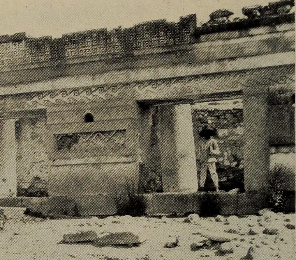 An illustration from History of art, 1921, leaf 217
