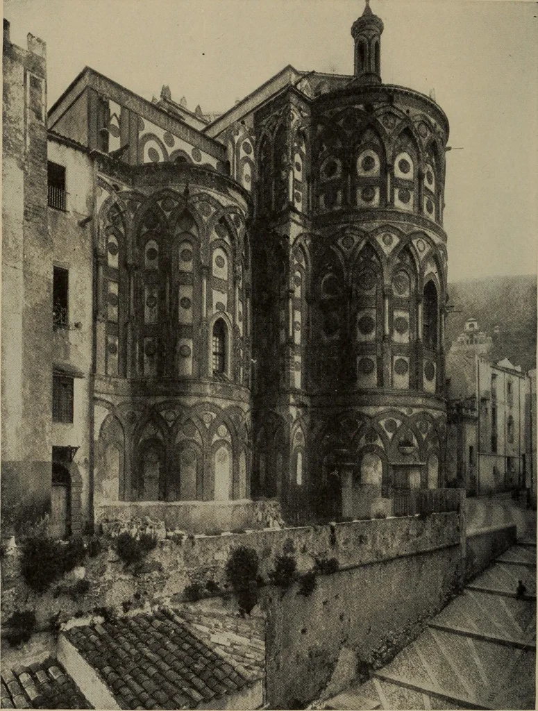 An illustration from History of art, 1921, leaf 255