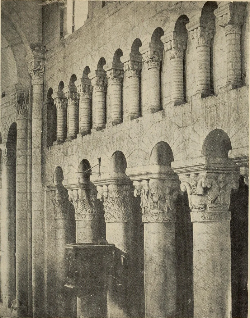 An illustration from History of art, 1921, leaf 308
