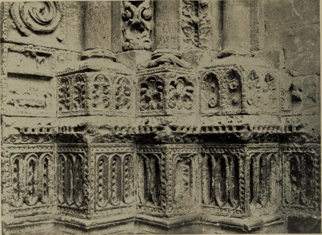 An illustration from History of art, 1921, leaf 341