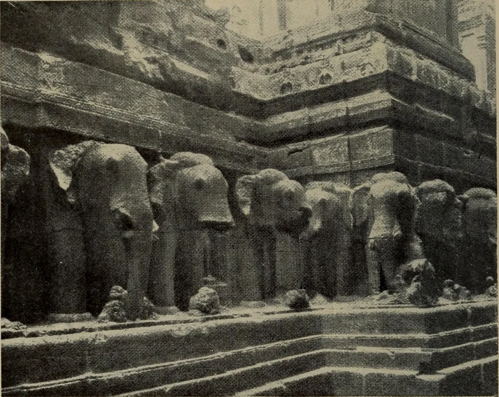 An illustration from History of art, 1921, leaf 35