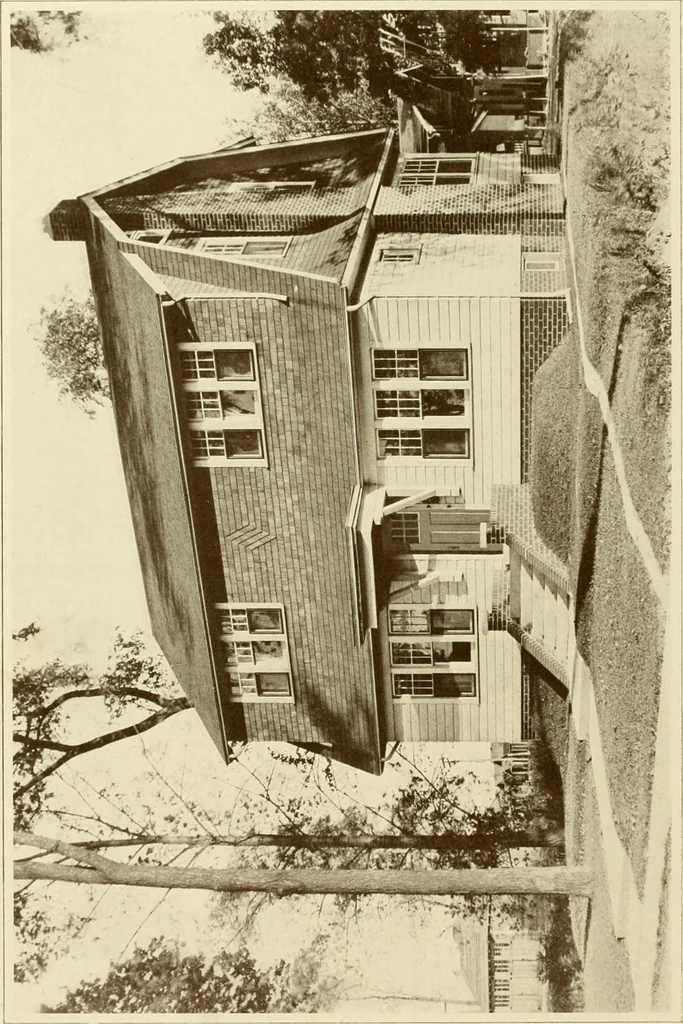 An illustration from Homes of character., 1920, leaf 17