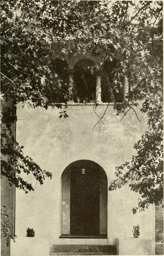 An illustration from Homes of moderate size; a collection of photographs and plans of modern suburban and country homes, following the colonial, Italian and English architectural styles, and arranged accordingly, 1921, leaf 100