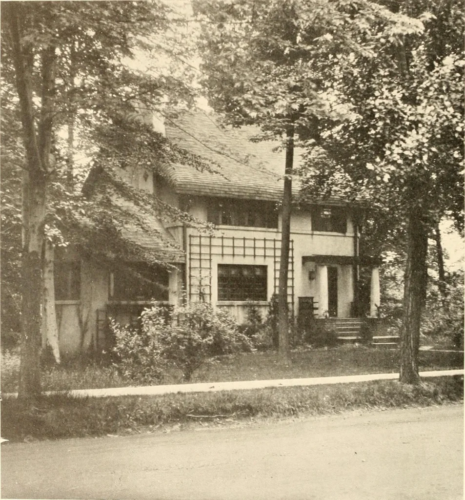 An illustration from Homes of moderate size; a collection of photographs and plans of modern suburban and country homes, following the colonial, Italian and English architectural styles, and arranged accordingly, 1921, leaf 107