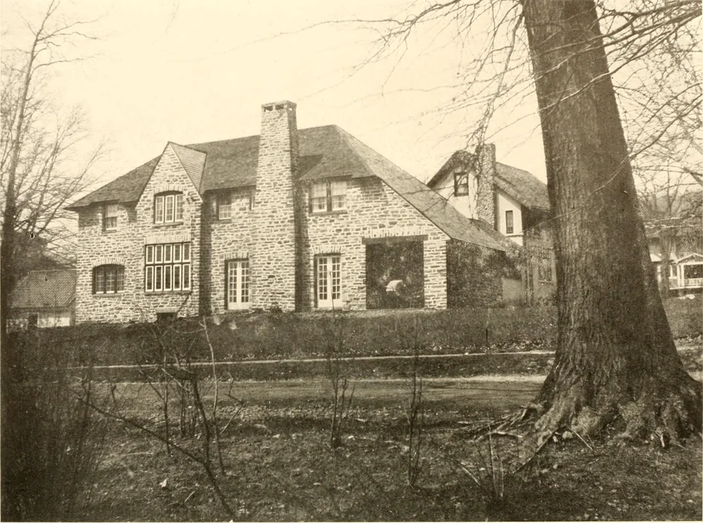 An illustration from Homes of moderate size; a collection of photographs and plans of modern suburban and country homes, following the colonial, Italian and English architectural styles, and arranged accordingly, 1921, leaf 115