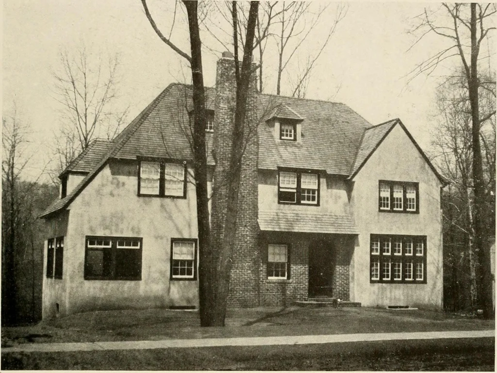An illustration from Homes of moderate size; a collection of photographs and plans of modern suburban and country homes, following the colonial, Italian and English architectural styles, and arranged accordingly, 1921, leaf 120