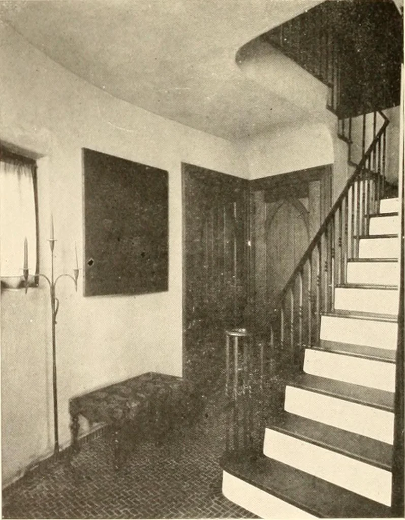 An illustration from Homes of moderate size; a collection of photographs and plans of modern suburban and country homes, following the colonial, Italian and English architectural styles, and arranged accordingly, 1921, leaf 125