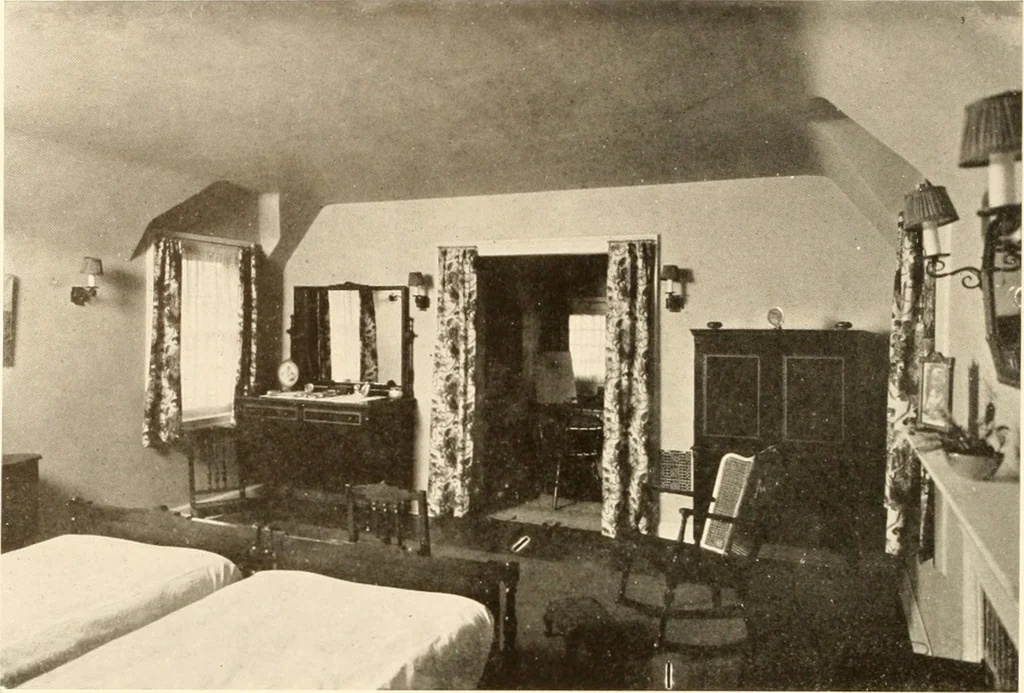An illustration from Homes of moderate size; a collection of photographs and plans of modern suburban and country homes, following the colonial, Italian and English architectural styles, and arranged accordingly, 1921, leaf 129
