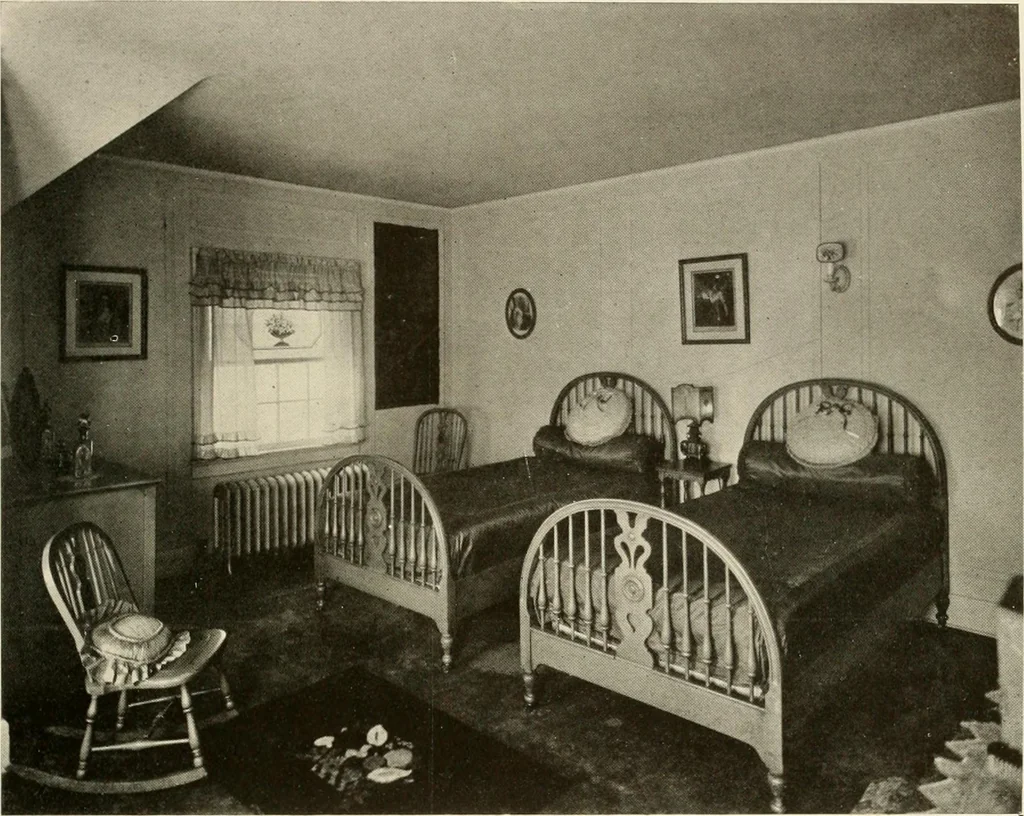 An illustration from Homes of moderate size; a collection of photographs and plans of modern suburban and country homes, following the colonial, Italian and English architectural styles, and arranged accordingly, 1921, leaf 138