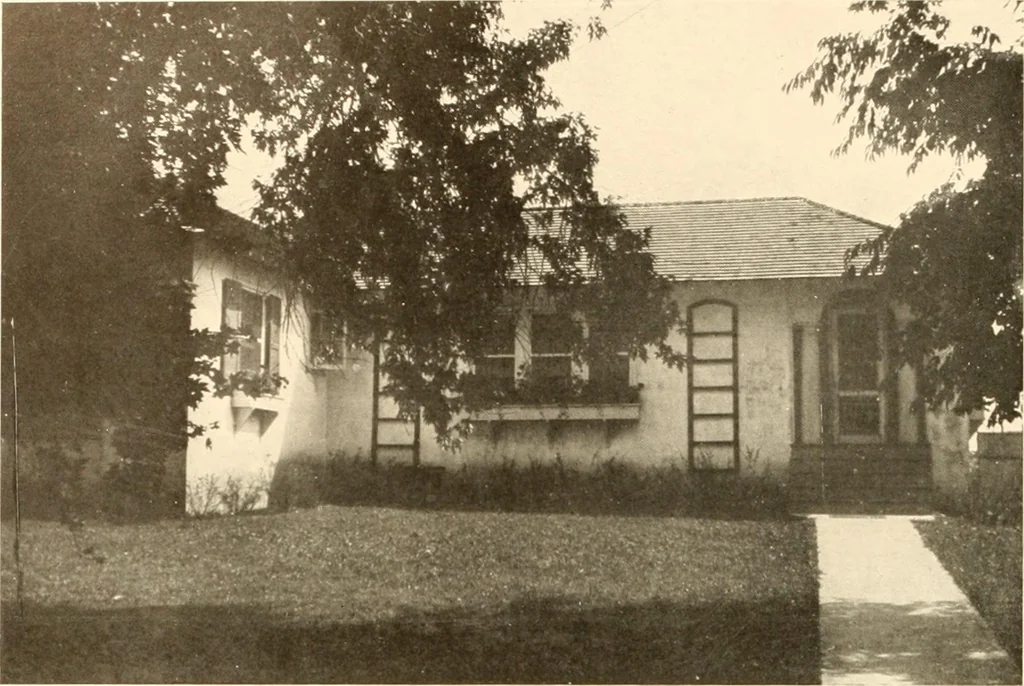 An illustration from Homes of moderate size; a collection of photographs and plans of modern suburban and country homes, following the colonial, Italian and English architectural styles, and arranged accordingly, 1921, leaf 145