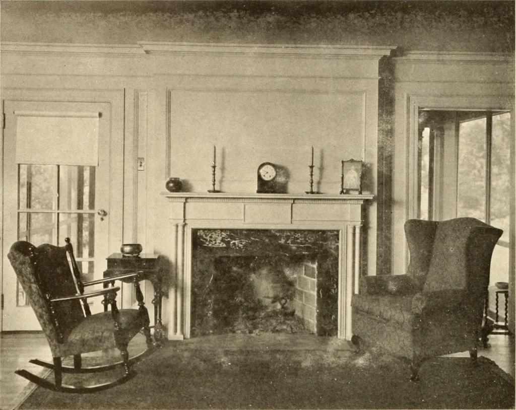 An illustration from Homes of moderate size; a collection of photographs and plans of modern suburban and country homes, following the colonial, Italian and English architectural styles, and arranged accordingly, 1921, leaf 21