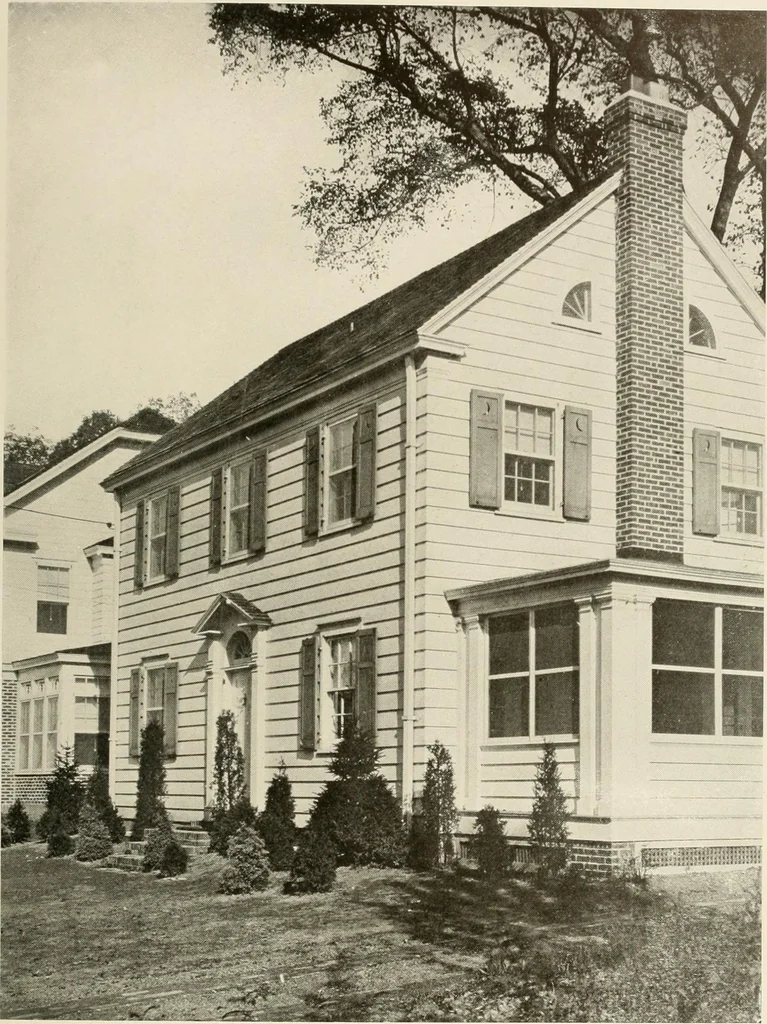 An illustration from Homes of moderate size; a collection of photographs and plans of modern suburban and country homes, following the colonial, Italian and English architectural styles, and arranged accordingly, 1921, leaf 22