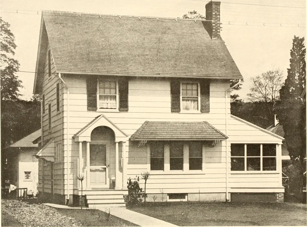 An illustration from Homes of moderate size; a collection of photographs and plans of modern suburban and country homes, following the colonial, Italian and English architectural styles, and arranged accordingly, 1921, leaf 33