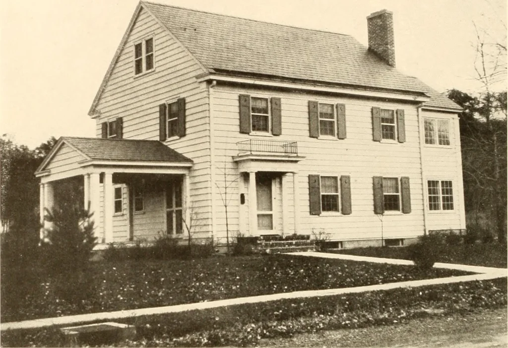 An illustration from Homes of moderate size; a collection of photographs and plans of modern suburban and country homes, following the colonial, Italian and English architectural styles, and arranged accordingly, 1921, leaf 37