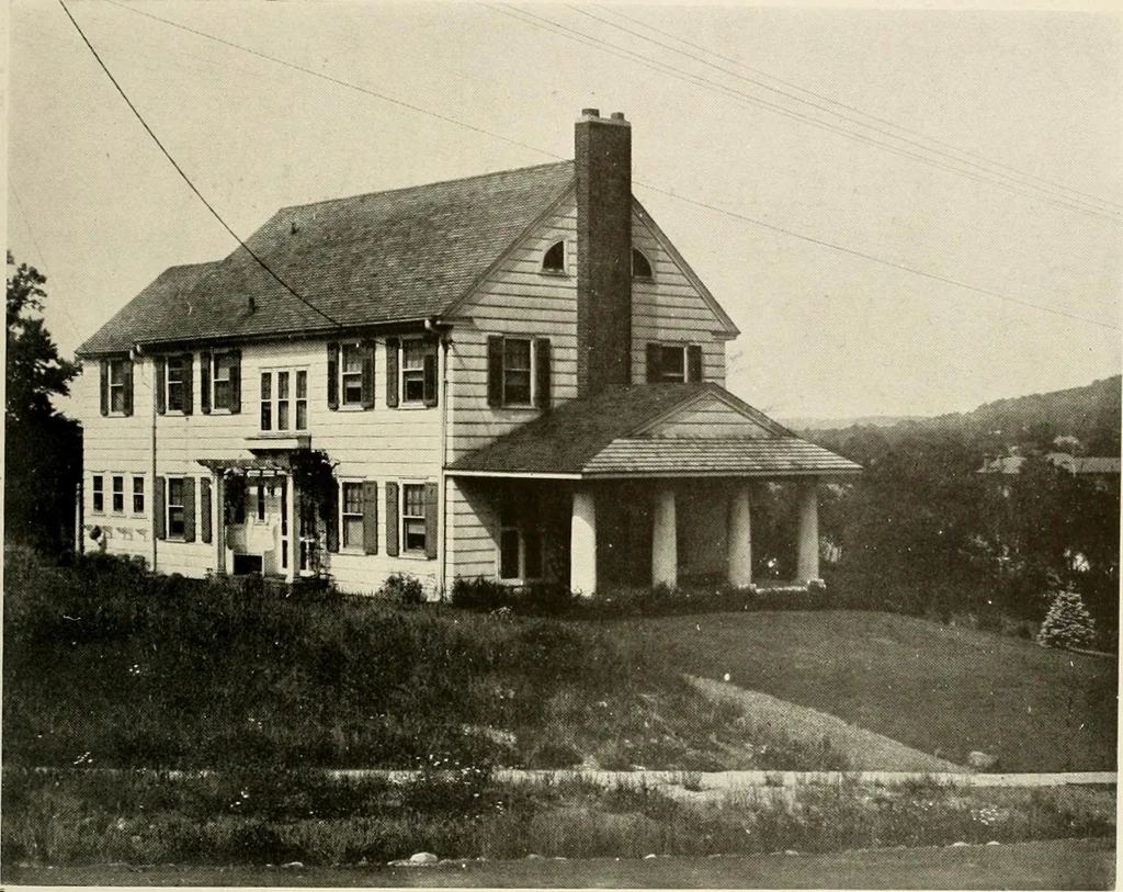 An illustration from Homes of moderate size; a collection of photographs and plans of modern suburban and country homes, following the colonial, Italian and English architectural styles, and arranged accordingly, 1921, leaf 42