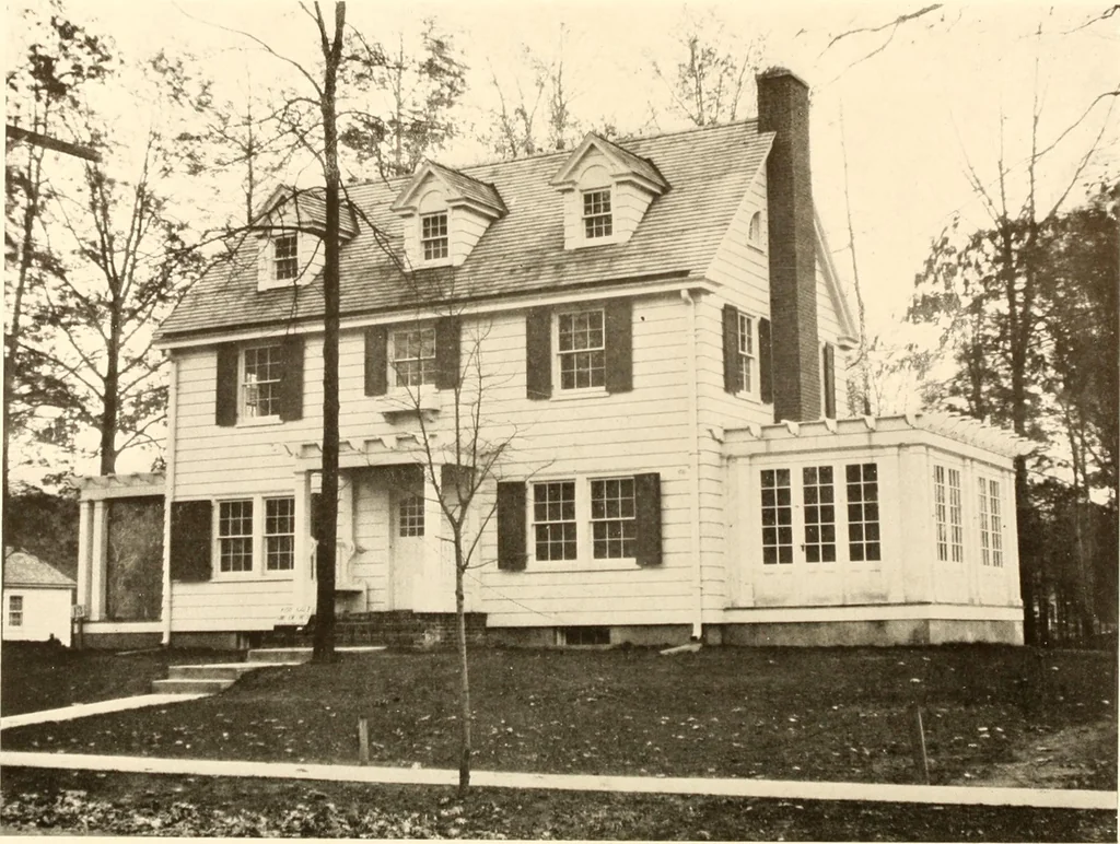 An illustration from Homes of moderate size; a collection of photographs and plans of modern suburban and country homes, following the colonial, Italian and English architectural styles, and arranged accordingly, 1921, leaf 87
