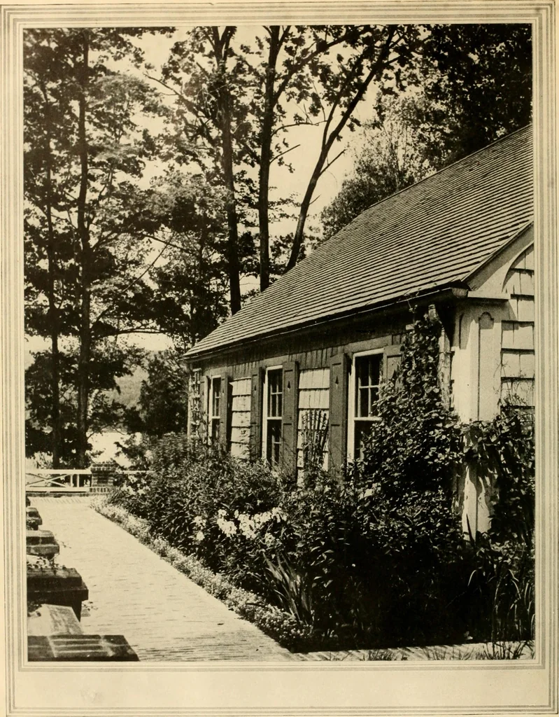 An illustration from House & garden's book of gardens; containing over four hundred illustrations of special flower types, plans and suggestions for landscape work, a complete gardener's calendar of the year's activities, planting and spraying tables, and a portfolio of beautiful gardens in varied sections of the United States and foreign countries, 1921, leaf 7