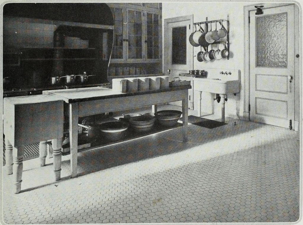 An illustration from House & garden's book of interiors, containing over three hundred illustrations of living rooms, dining rooms, libraries, halls, bedrooms, porches, breakfast rooms, nurseries, kitchens, bathrooms and the use of decorative accessories and curtains, together with practical suggestions for the furnishing and decorating of each type of room in the house, 1920, leaf 126