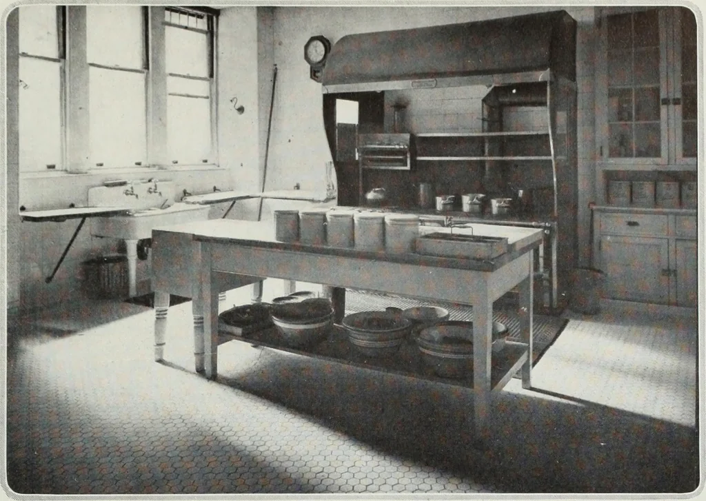 An illustration from House & garden's book of interiors, containing over three hundred illustrations of living rooms, dining rooms, libraries, halls, bedrooms, porches, breakfast rooms, nurseries, kitchens, bathrooms and the use of decorative accessories and curtains, together with practical suggestions for the furnishing and decorating of each type of room in the house, 1920, leaf 128