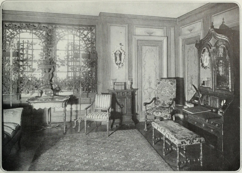 An illustration from House & garden's book of interiors, containing over three hundred illustrations of living rooms, dining rooms, libraries, halls, bedrooms, porches, breakfast rooms, nurseries, kitchens, bathrooms and the use of decorative accessories and curtains, together with practical suggestions for the furnishing and decorating of each type of room in the house, 1920, leaf 18