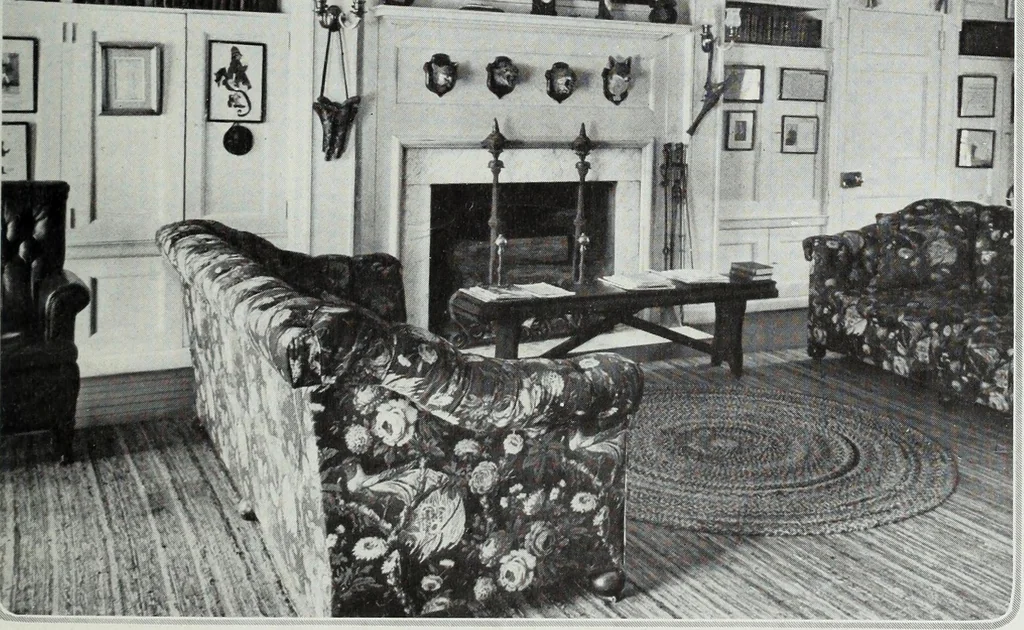 An illustration from House & garden's book of interiors, containing over three hundred illustrations of living rooms, dining rooms, libraries, halls, bedrooms, porches, breakfast rooms, nurseries, kitchens, bathrooms and the use of decorative accessories and curtains, together with practical suggestions for the furnishing and decorating of each type of room in the house, 1920, leaf 20
