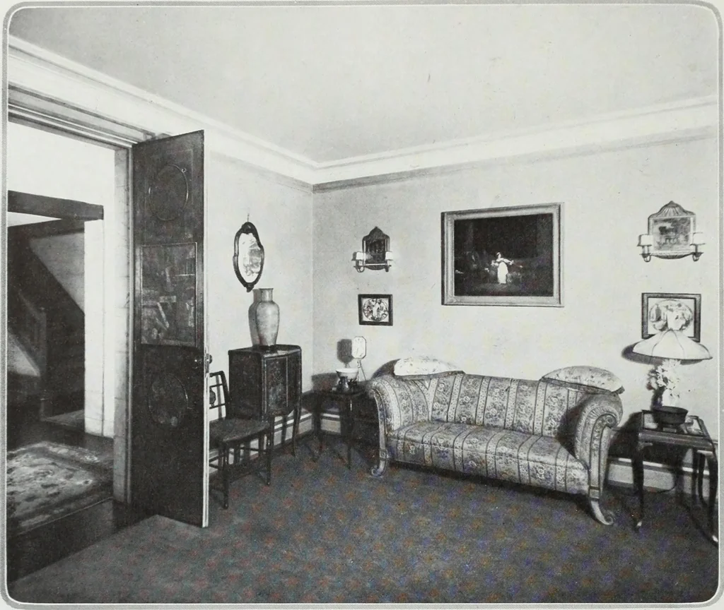 An illustration from House & garden's book of interiors, containing over three hundred illustrations of living rooms, dining rooms, libraries, halls, bedrooms, porches, breakfast rooms, nurseries, kitchens, bathrooms and the use of decorative accessories and curtains, together with practical suggestions for the furnishing and decorating of each type of room in the house, 1920, leaf 27