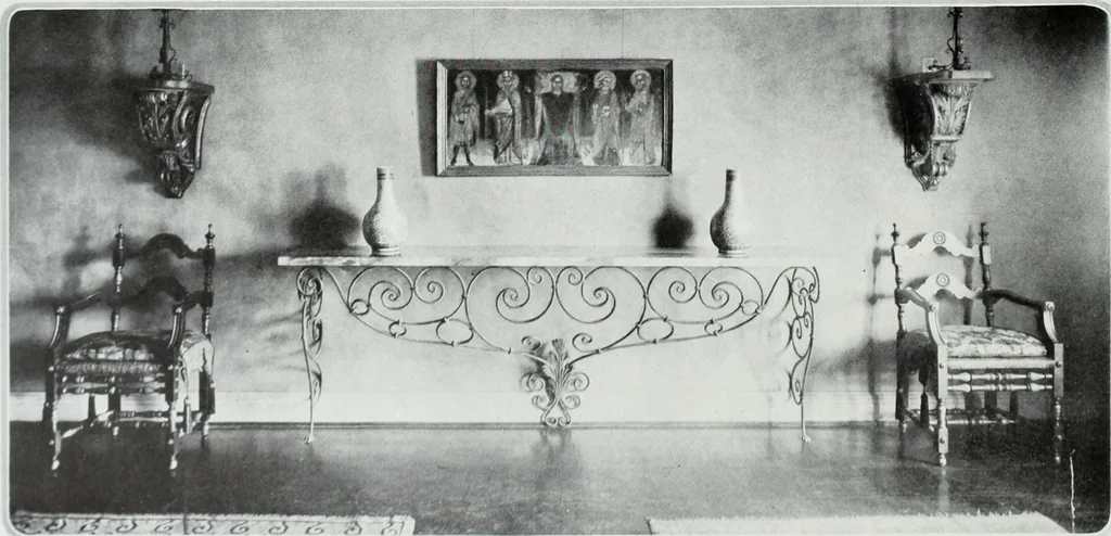 An illustration from House & garden's book of interiors, containing over three hundred illustrations of living rooms, dining rooms, libraries, halls, bedrooms, porches, breakfast rooms, nurseries, kitchens, bathrooms and the use of decorative accessories and curtains, together with practical suggestions for the furnishing and decorating of each type of room in the house, 1920, leaf 55