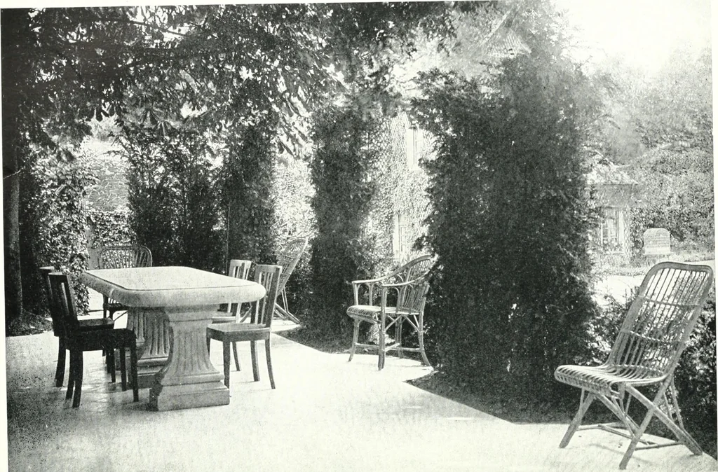 An illustration from The house in good taste, illustrated with photographs in color and black and white, 1915, leaf 305