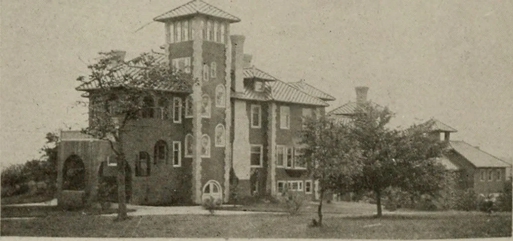An illustration from How to make a country place; an account of the successes and the mistakes of an amateur in thirty-five years of farming, building and development: together with a practical plan for securing a home and an independent income, starting with small capital, 1914, leaf 135