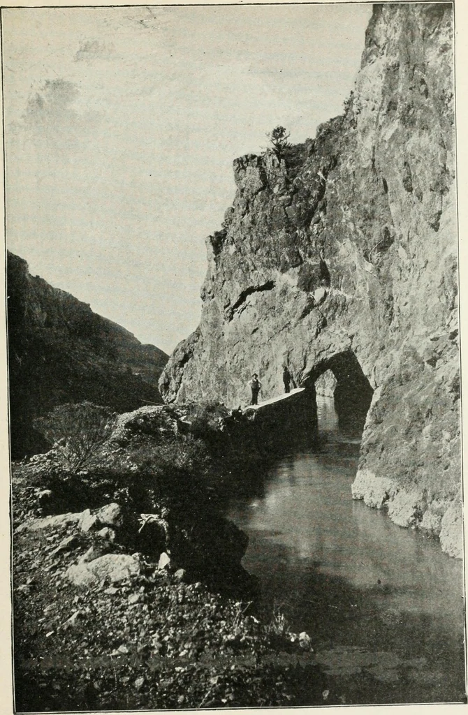 An illustration from Hydraulic engineering; a practical treatise on the principles of water pressure and flow and their application to the development of water power, including the calculation, design and construction of water wheels, turbines, and other details of hydraulic power plants, 1909, leaf 284