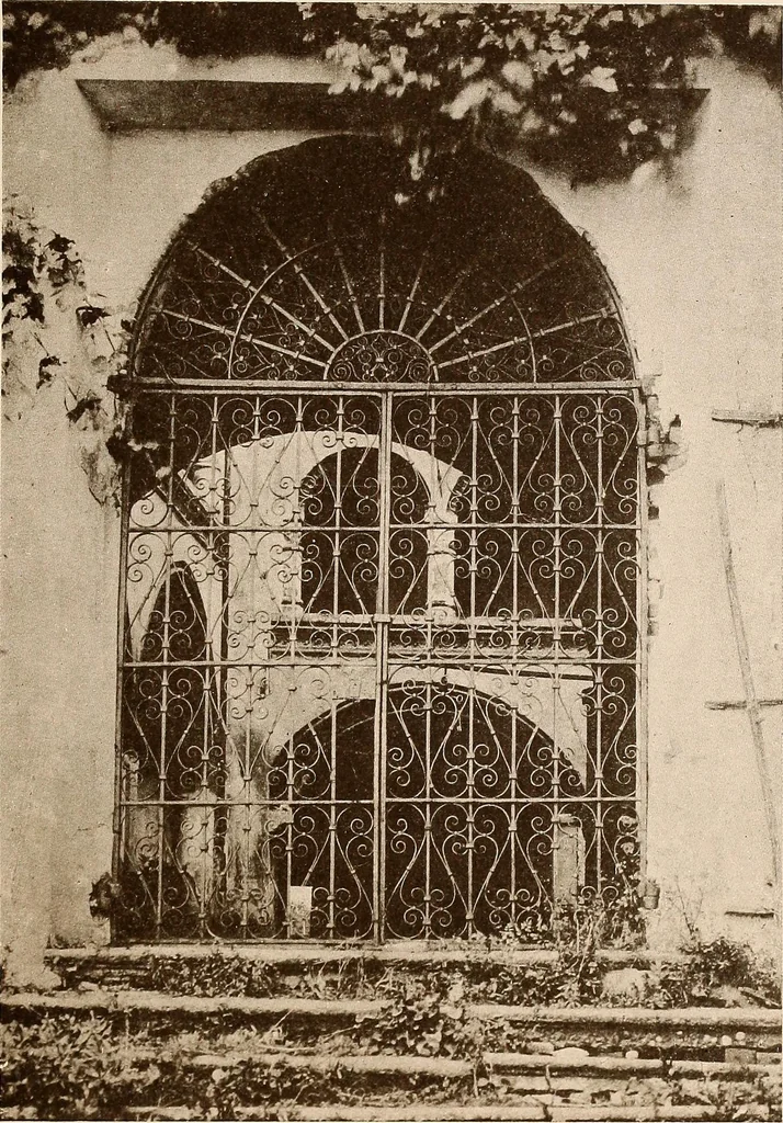 An illustration from Il ferro nell'arte italiana;, 1910, leaf 284