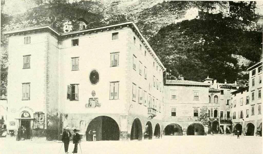 An illustration from Il Lago di Garda;, 1904, leaf 115