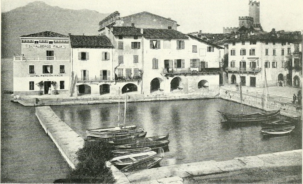 An illustration from Il Lago di Garda;, 1904, leaf 136