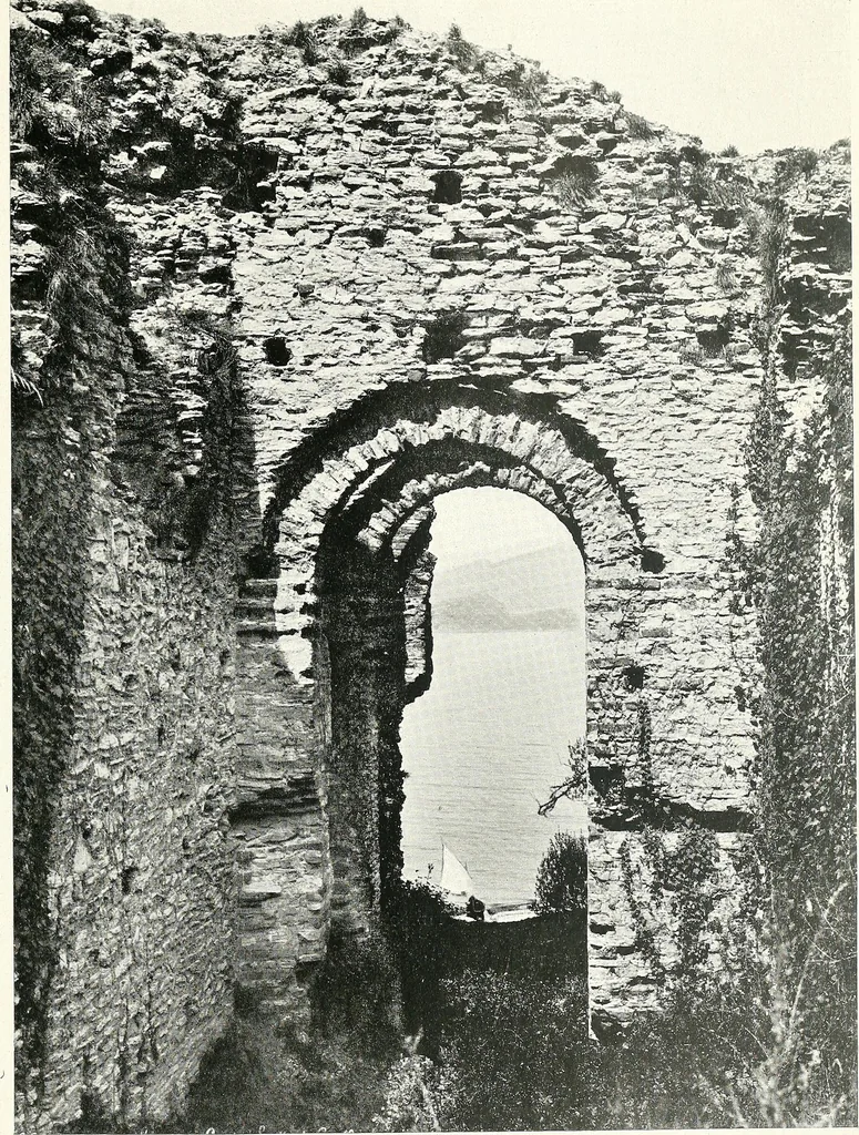 An illustration from Il Lago di Garda;, 1904, leaf 32
