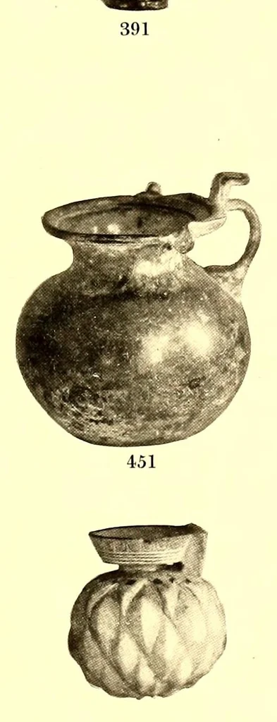 An illustration from Illustrated catalogue of the beautiful oriental porcelains and other valuable art objects : belonging to the estate of the late M.C.D. Borden, Esq, 1913, leaf 145