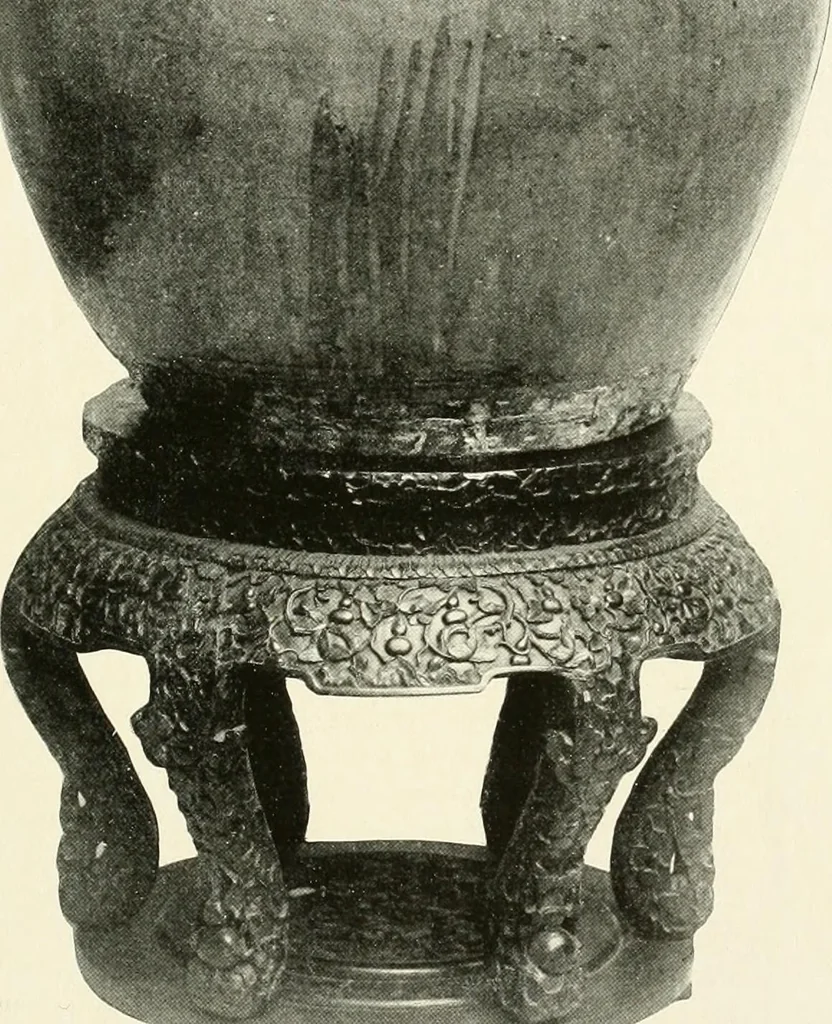 An illustration from Illustrated catalogue of a remarkable collection of ancient oriental imperial treasures of rare artistic distinction, recently procured in China and Japan, to be sold at unrestricted public sale by direction of the well-known firm of Messrs. Yamanaka & Co. .., 1916, leaf 100