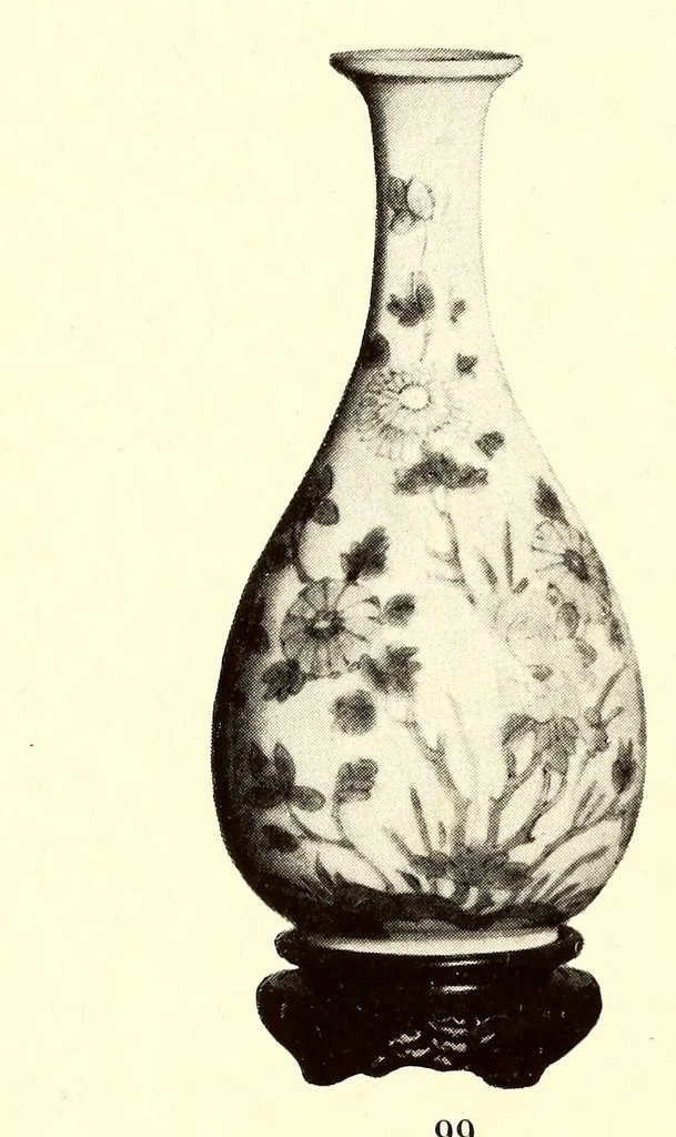 An illustration from Illustrated catalogue of antique oriental porcelains : Collected by an amateur of New York, 1914, leaf 36