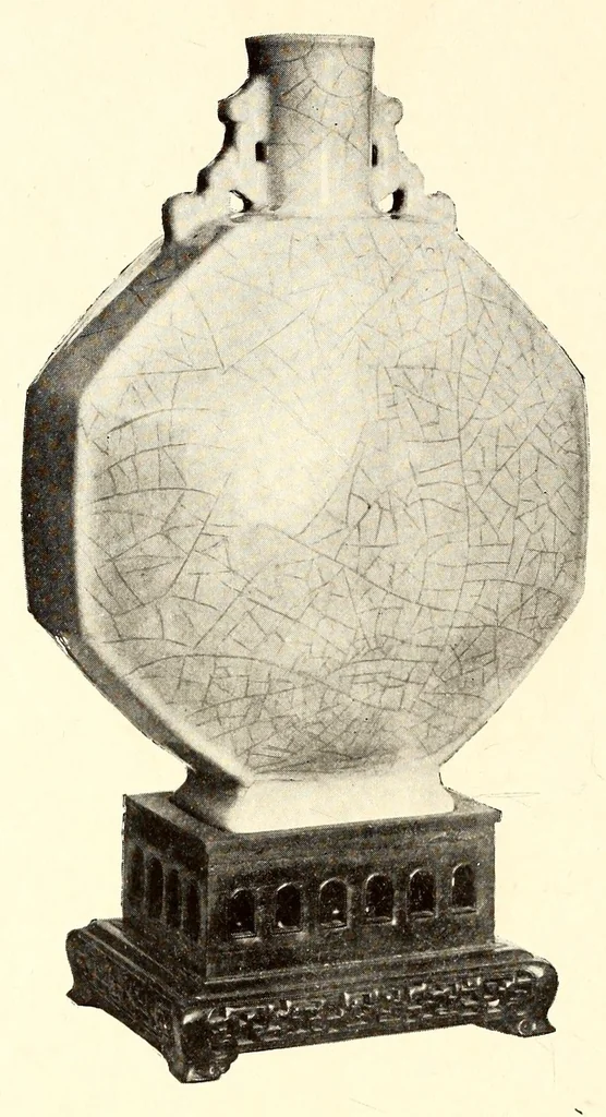 An illustration from Illustrated catalogue of antique oriental porcelains : Collected by an amateur of New York, 1914, leaf 84