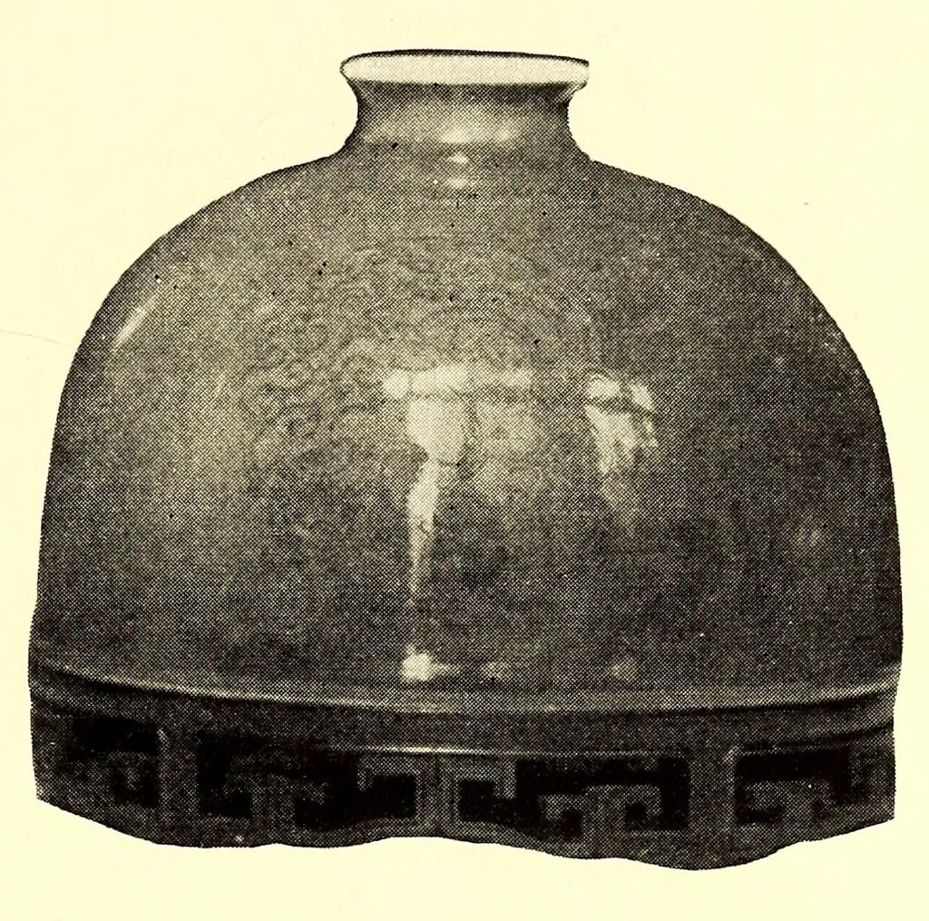 An illustration from Illustrated Catalogue of a Very Important Collection of Antique Chinese Porcelains including Fine Specimens of Sang-De-Bceuf and Peachbloom Tang and Ming Pottery, Carved Jade and Other Hard Stones, Cloisonne Enamels, a Number of Ming Large Plant Jars and Antique Chinese Rugs : collected by Messrs. Voron & Chiat of New York, 1918, leaf 91