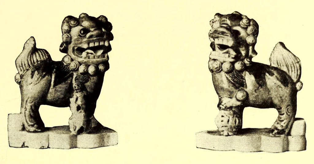 An illustration from Illustrated catalogue of the very important collection of rare and beautiful old Chinese porcelains, jades and other choice cabinet specimens : collected by the late Edward Wassermann of New York City, 1916, leaf 135