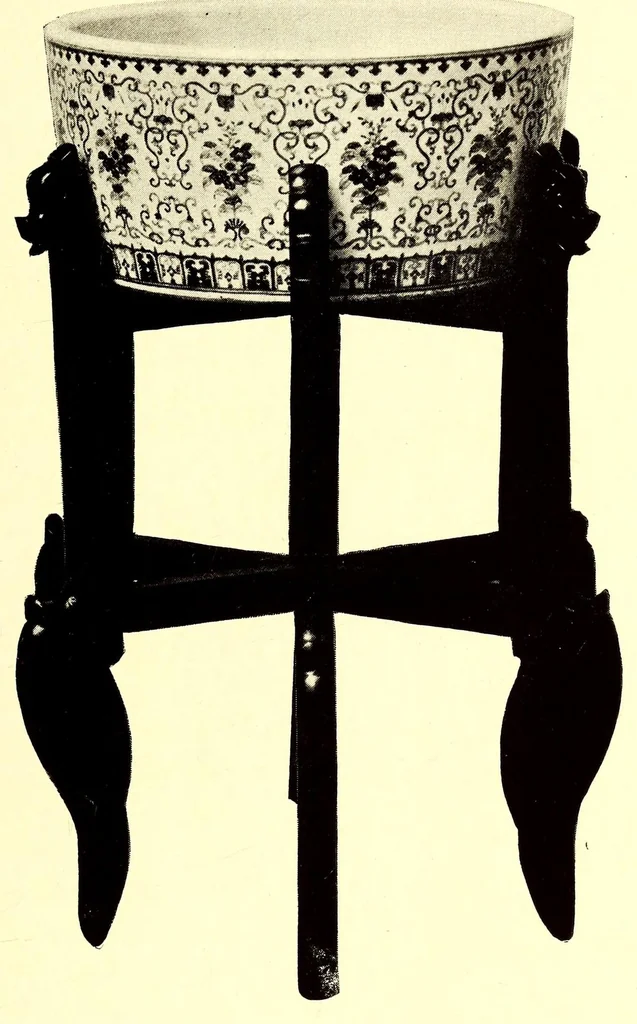 An illustration from Illustrated catalogue of an important collection of antique Chinese porcelains, ancient pottery, fine jades and agates, cloisonne enamels, beautiful snuff bottles, carved rhinoceros horn, bronzes and other objects : formed by Ernest Marsh, J.P. of Haselmore, Surrey, England .., 1916, leaf 67