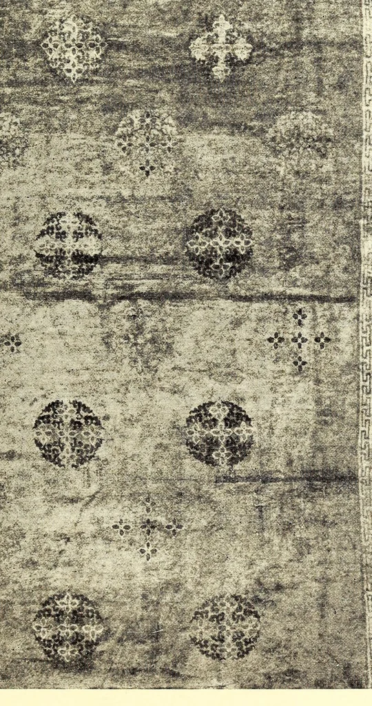 An illustration from Illustrated catalogue of the rare and beautiful oriental art treasures of supreme quality procured in China during the past year : by the senior member of the well-known firm of Yamanaka & Company and their staff of experts, 1915, leaf 185